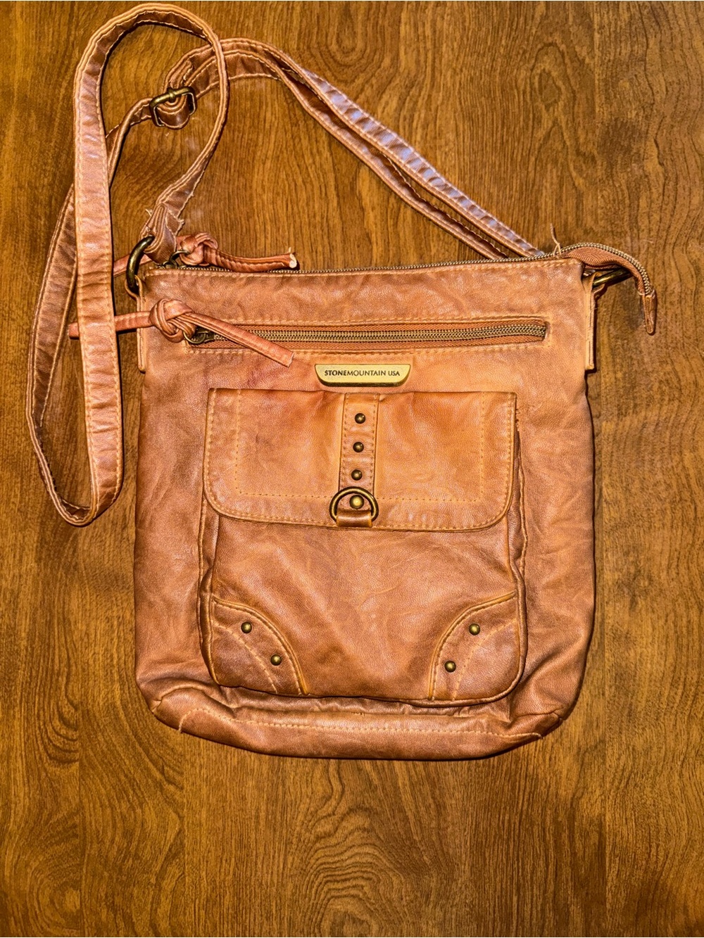Stone Mountain Accessories Saddle Tan Leather Crossbody with Front Pocket